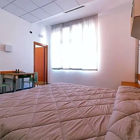 Hostel Open011