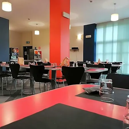 Hostel Open011 *